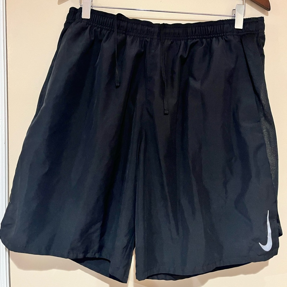 Nike Challenger 9 inch Running Shorts Men’s Size XL